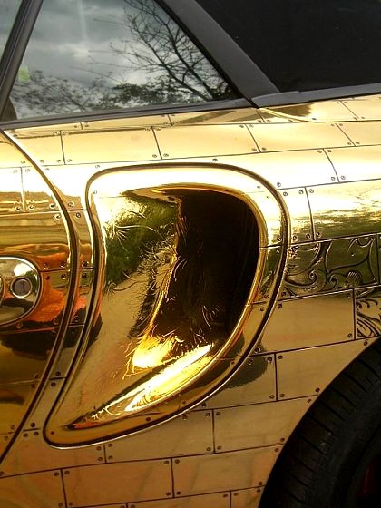 Golden cars on Moscow street