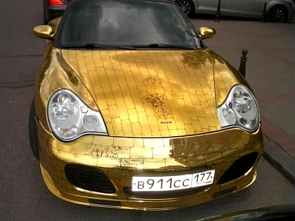 Golden cars on Moscow street