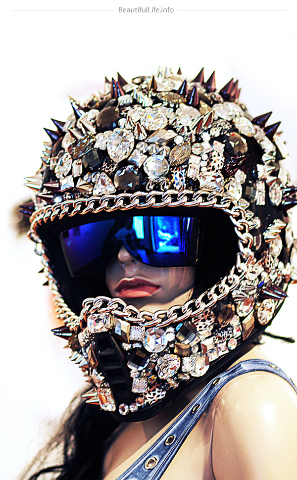 15 Cool and Creative Motorcycle Helmet Designs