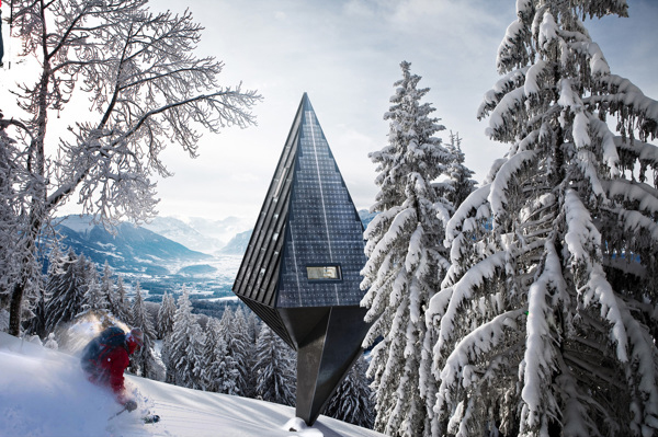 Single Pole House