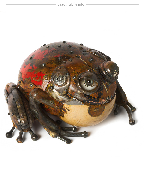 metal frog