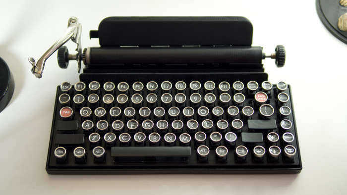 Retro-Themed Mechanical Keyboard Qwerkywriter