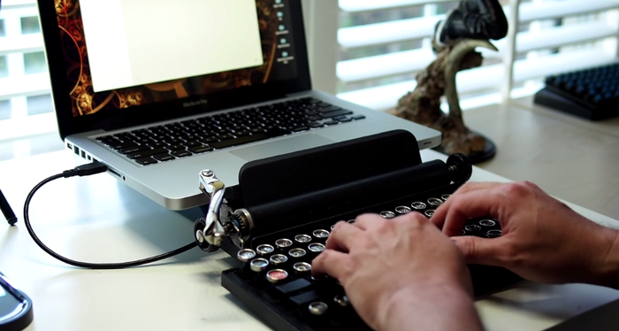 Retro-Themed Mechanical Keyboard Qwerkywriter