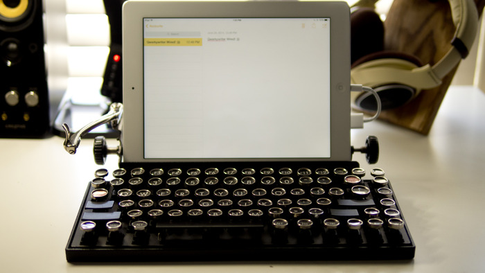 Retro-Themed Mechanical Keyboard Qwerkywriter