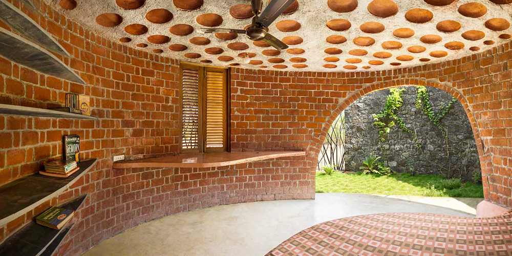 The Brick House by iSTUDIO Architecture