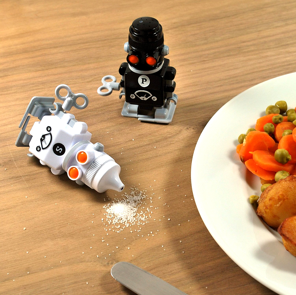 SUCK UK Salt and Pepper Robot Shakers