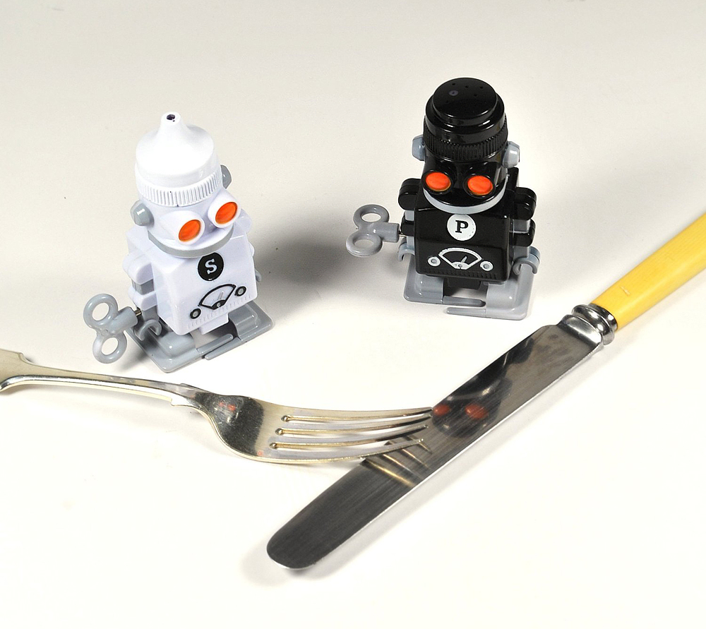 SUCK UK Salt and Pepper Robot Shakers