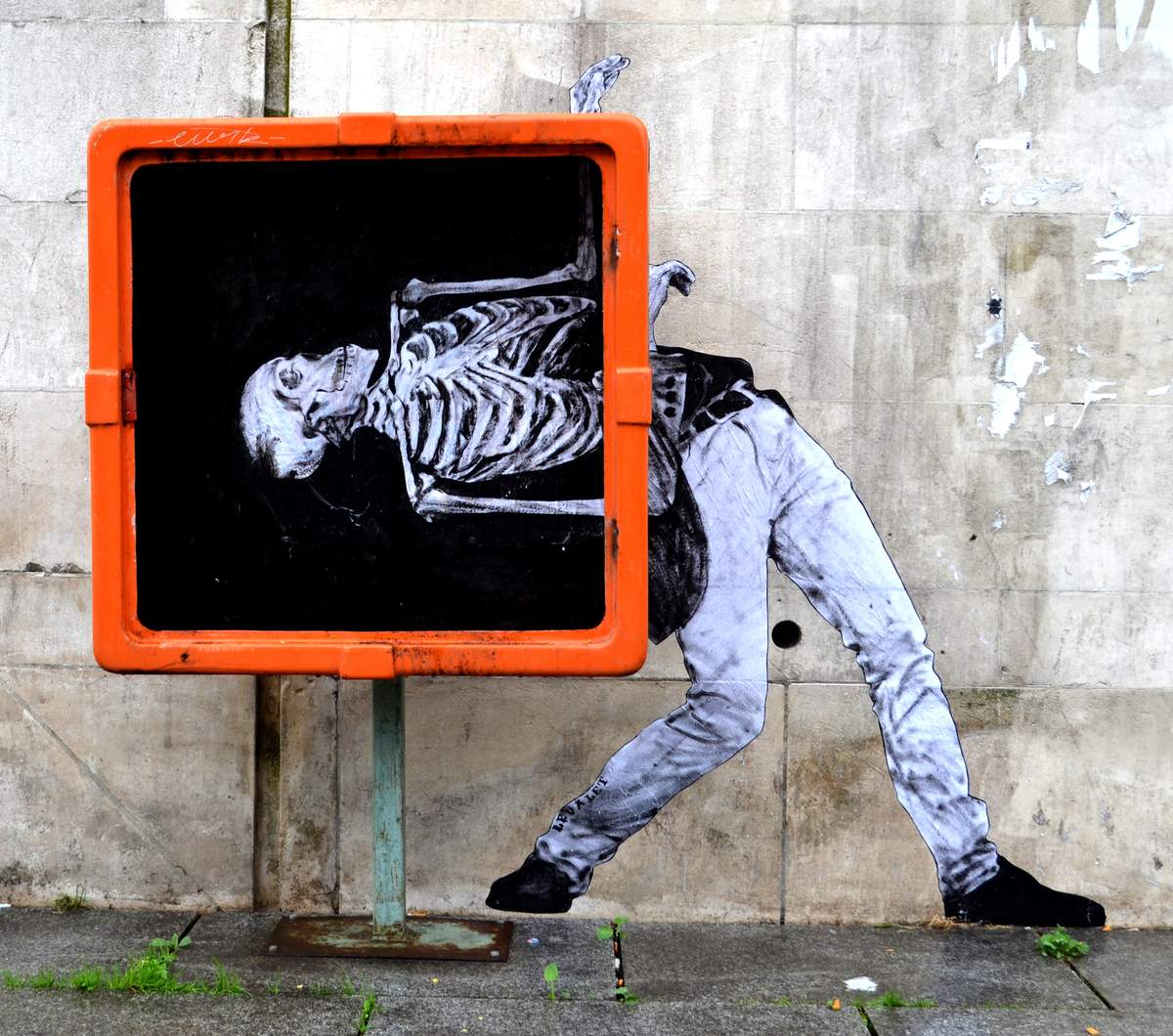 Humorous Street Art of French Artist Levalet
