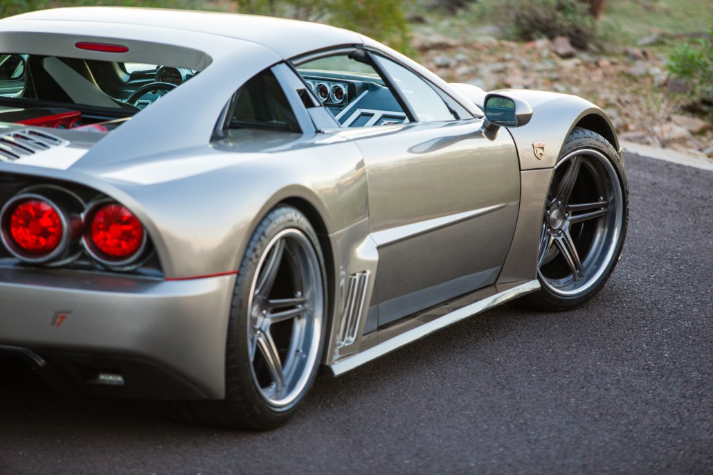 Supercar Falcon F7