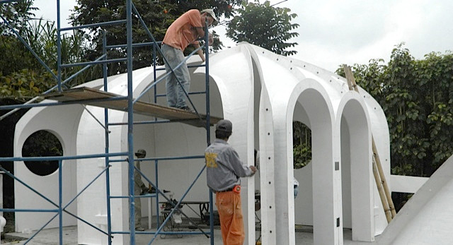 Company Builds Hobbit Houses In Just 3 Days