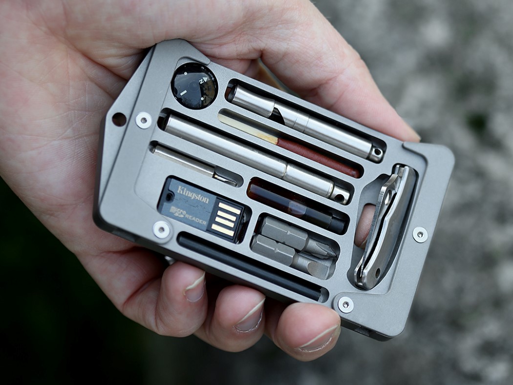 Jackfish Survival Credit Card Holder