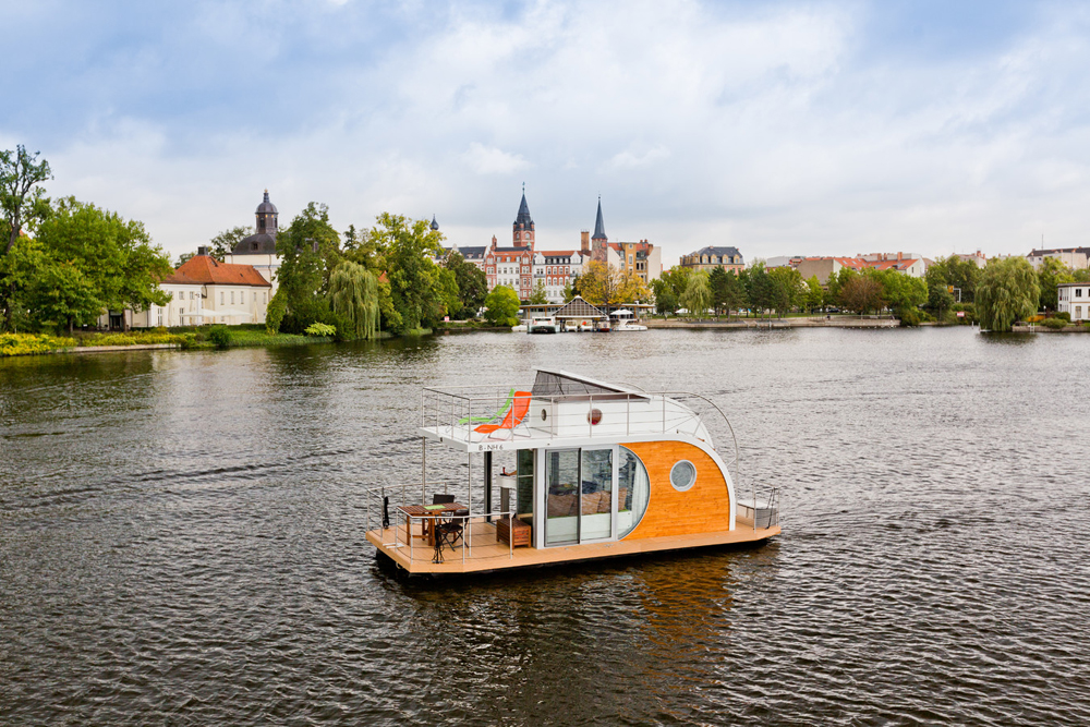 Innovative Nautilus Houseboats for Modern Lifestyle