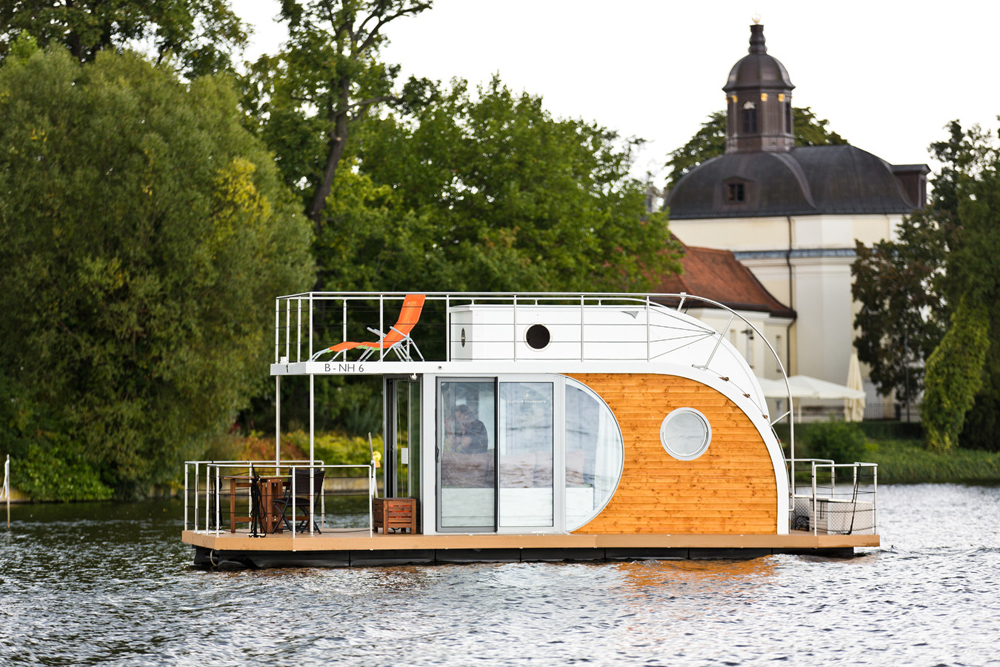 Innovative Nautilus Houseboats for Modern Lifestyle