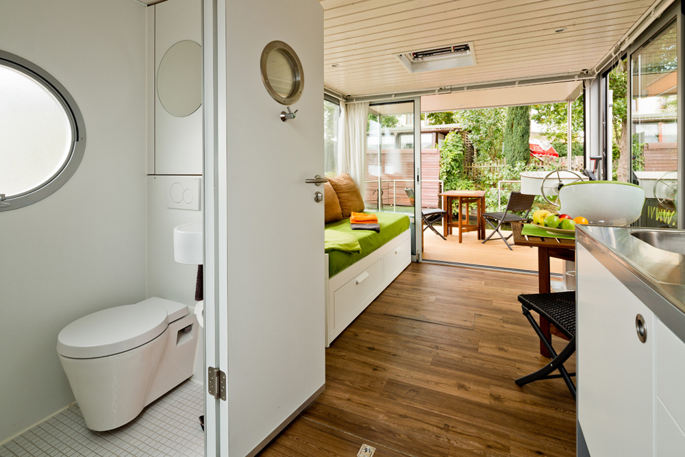 Innovative Nautilus Houseboats for Modern Lifestyle