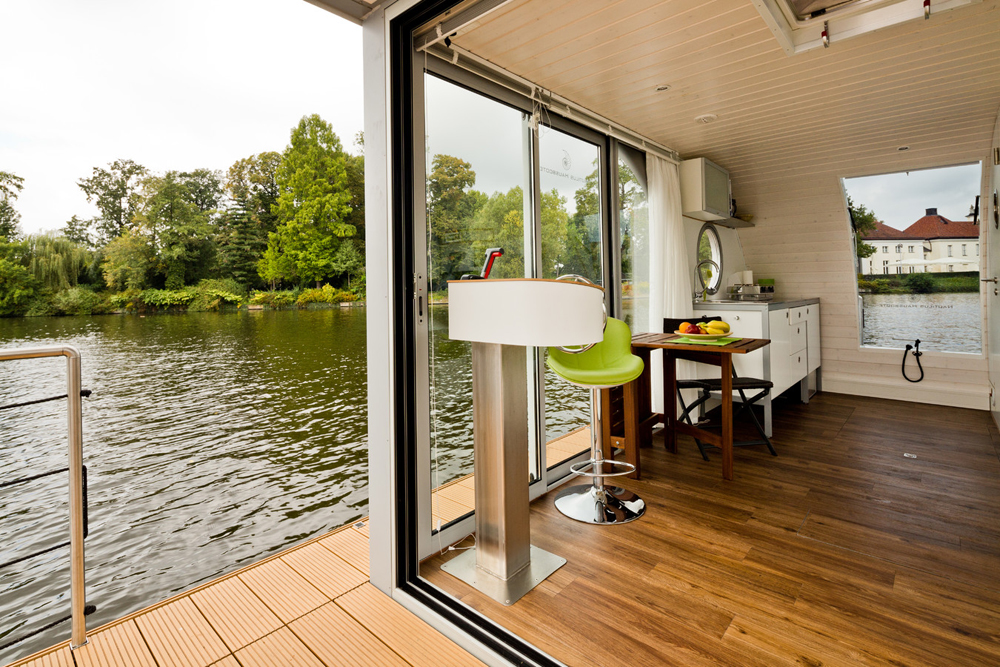 Innovative Nautilus Houseboats for Modern Lifestyle