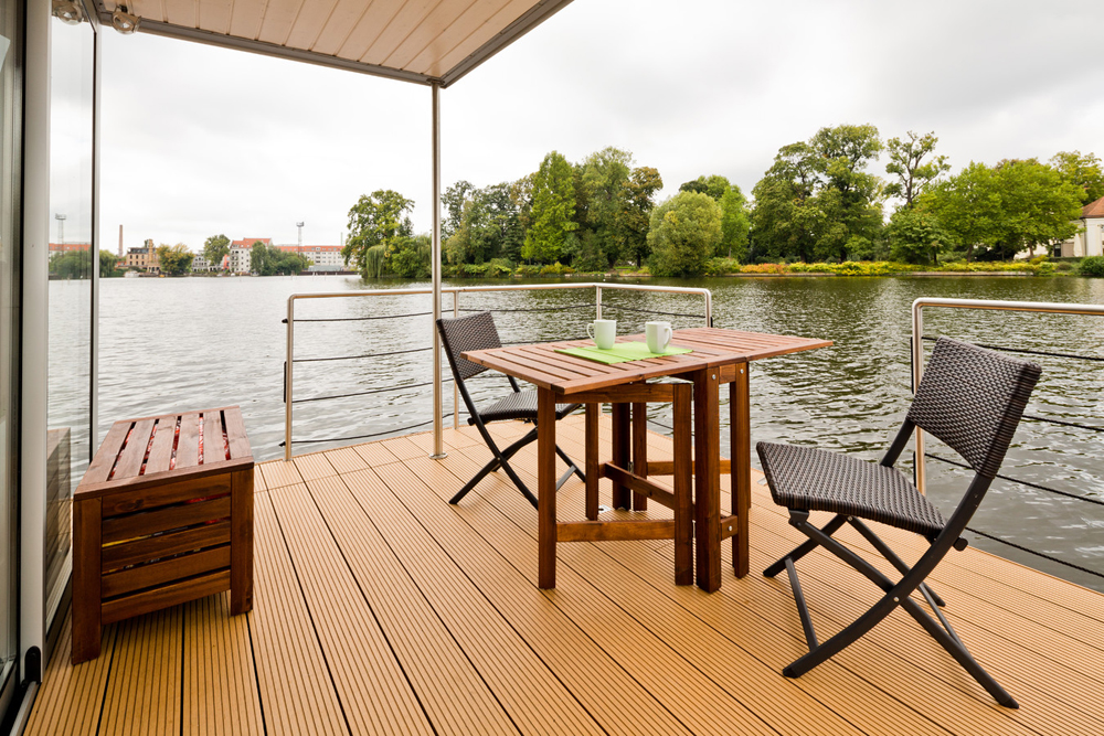 Innovative Nautilus Houseboats for Modern Lifestyle