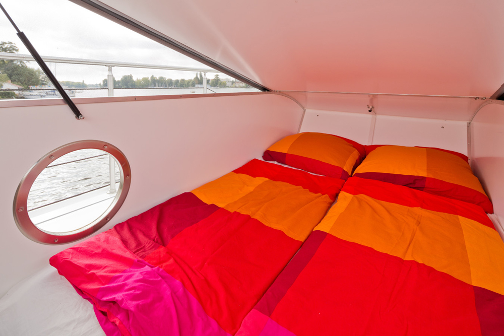 Innovative Nautilus Houseboats for Modern Lifestyle