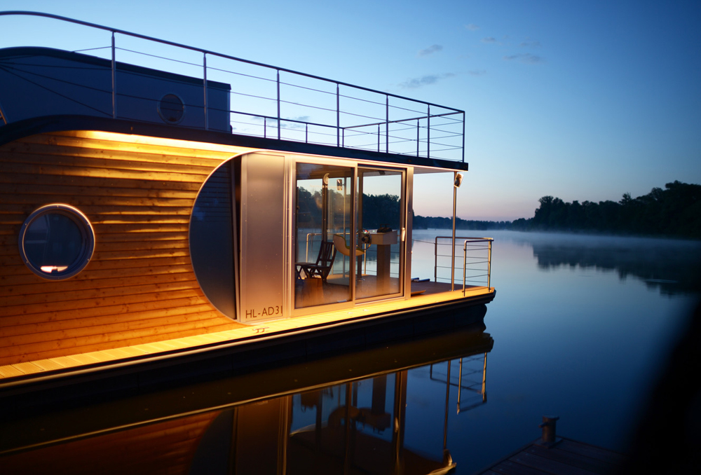 Innovative Nautilus Houseboats for Modern Lifestyle