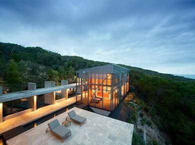 Living on the Edge: 10 of the Most Spectacular Cliff Top Houses