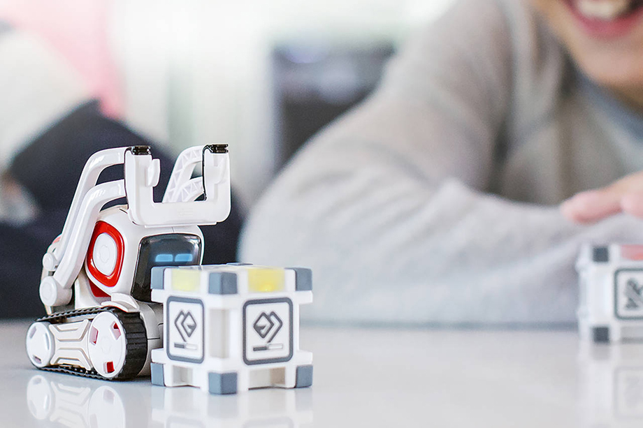 Anki's Cozmo - A Robot With Personality