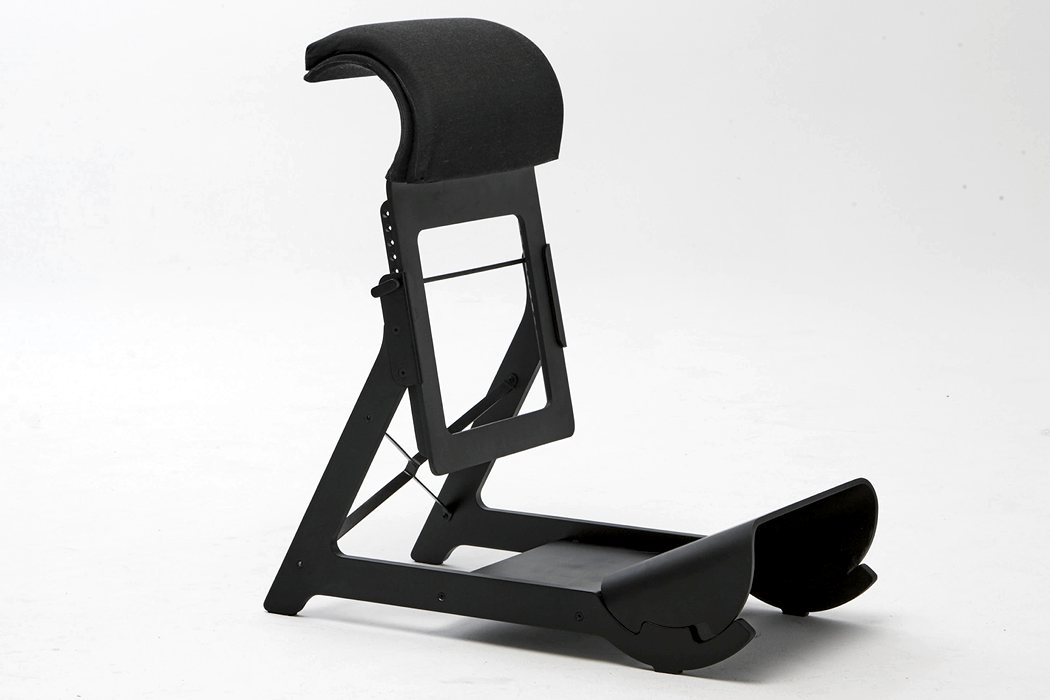 The Experimental Standing Chair Project by Ariel Levay