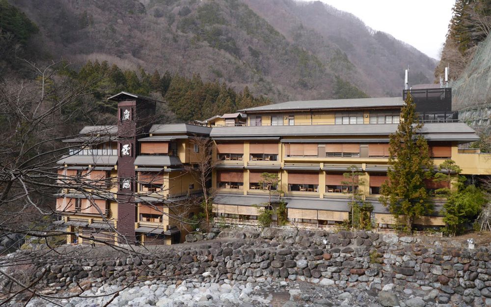 Nishiyama Onsen Keiunkan Over 1300 Years Old Hotel