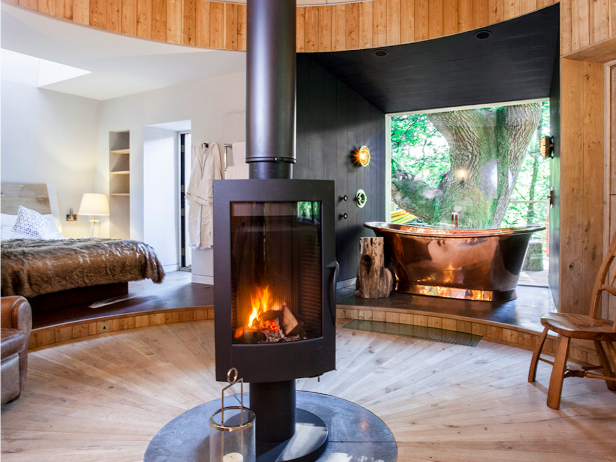 Luxurious Treehouse With A Sauna, Hot Tub And Slide