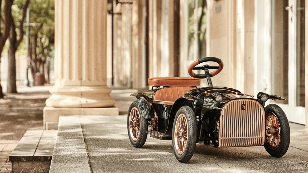 Luxury Electric Car For Your Child - D Throne S