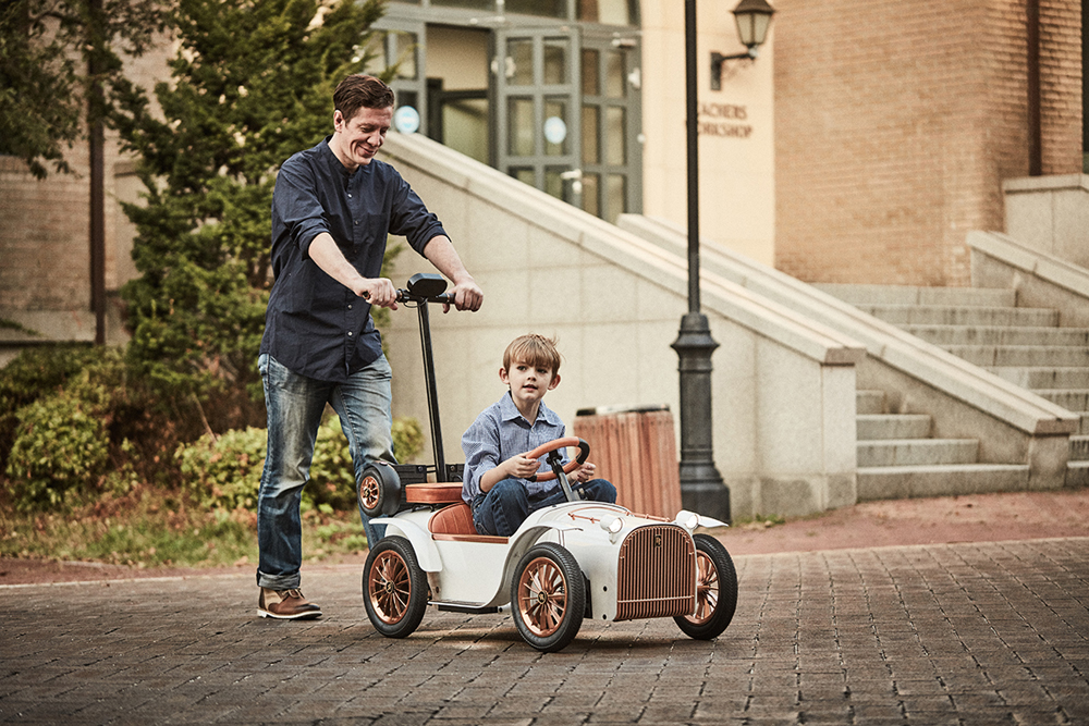 D Throne S Electric Car