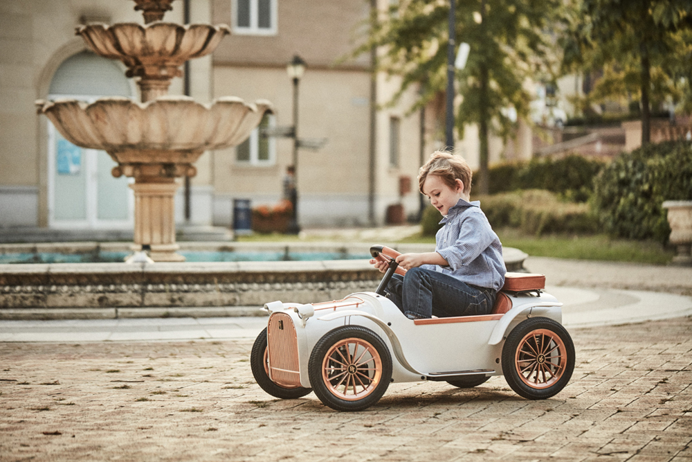 D Throne S Electric Car