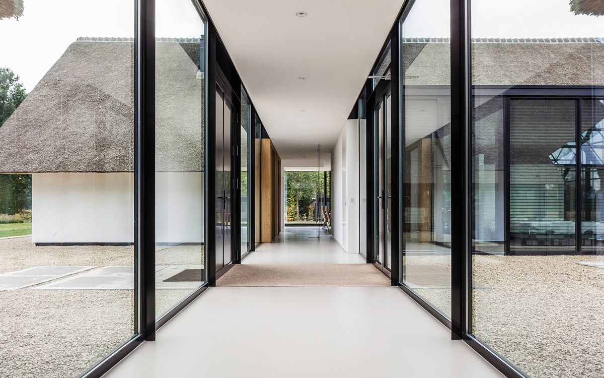 glass modern villa by maas architecten