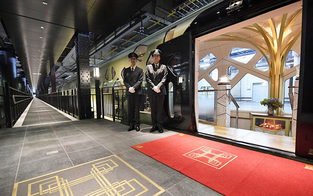 luxury train entrance