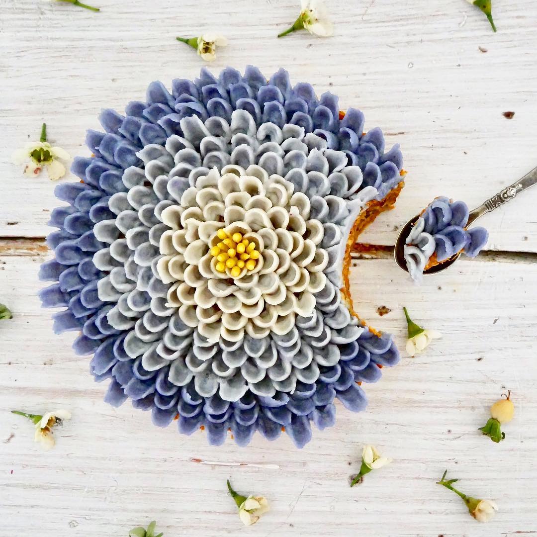 flower vegan cake