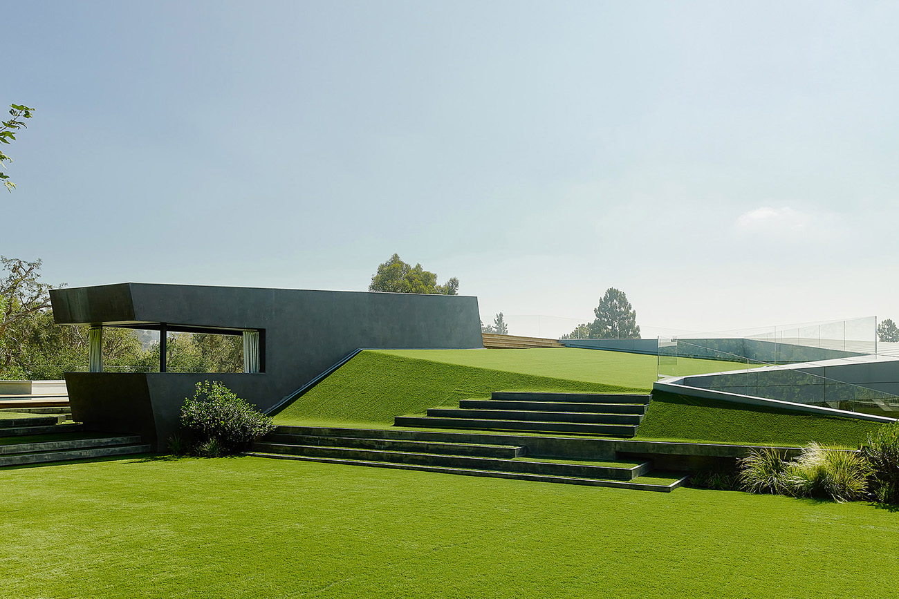 grass roof houses
