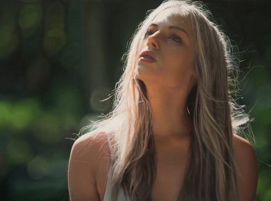 Yigal Ozeri's Astonishing Hyper Realistic Oil Paintings