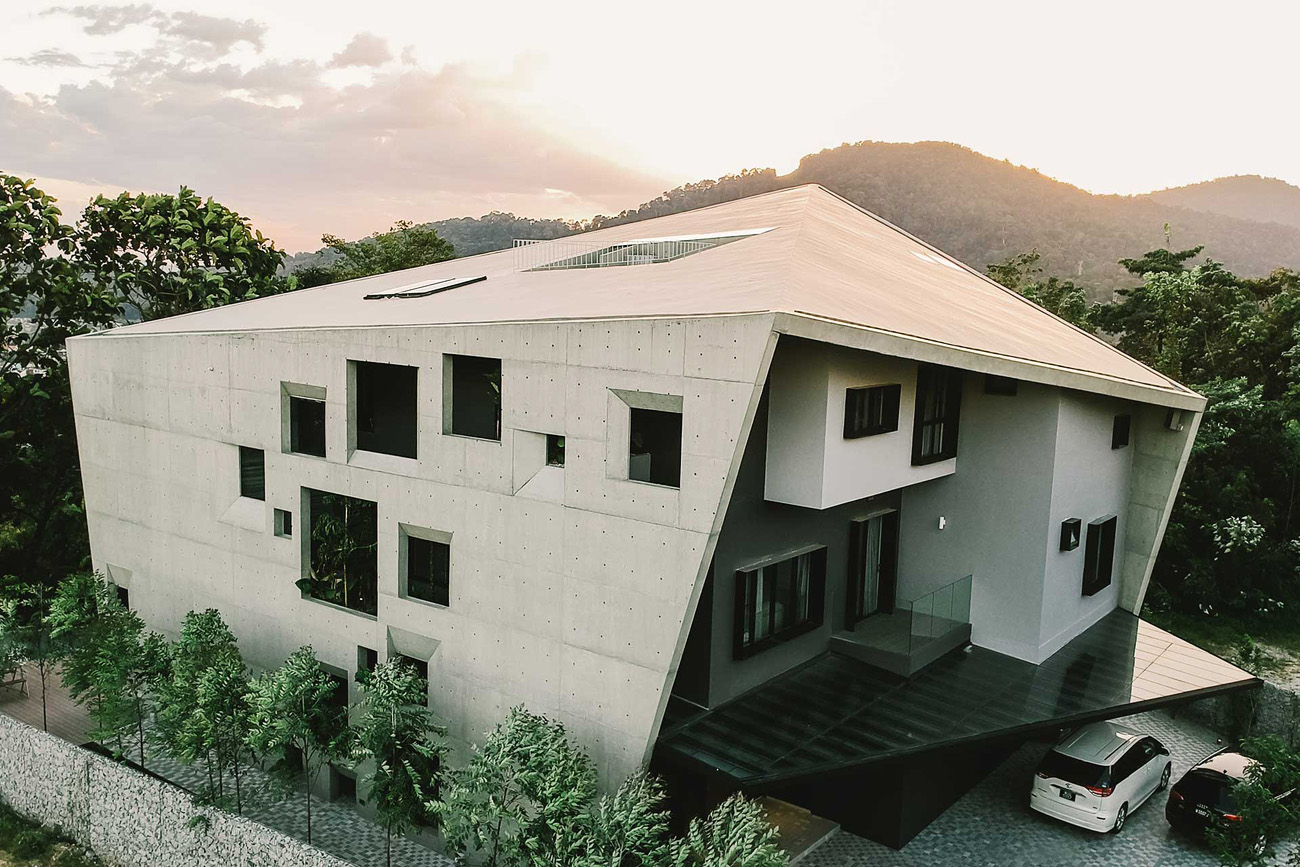 Modern Concrete Block House in Kuala Lumpur