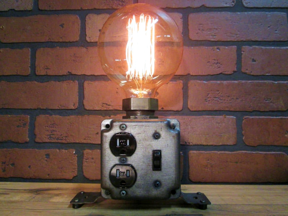 Industrial Table Lamp Plug Charging Station