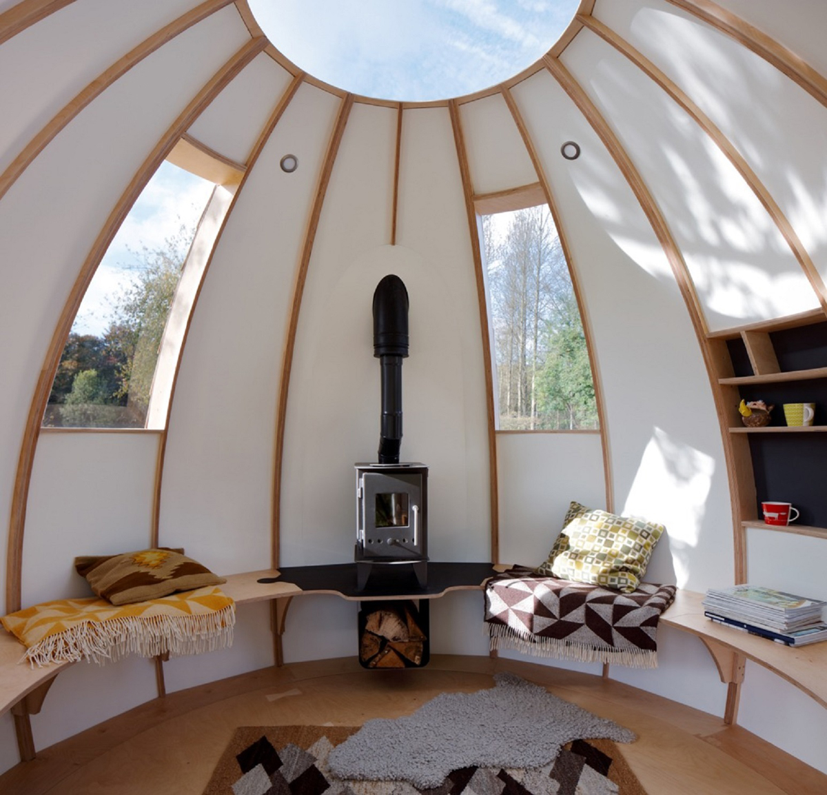 Round Tiny House 'Escape Pod' by Podmakers