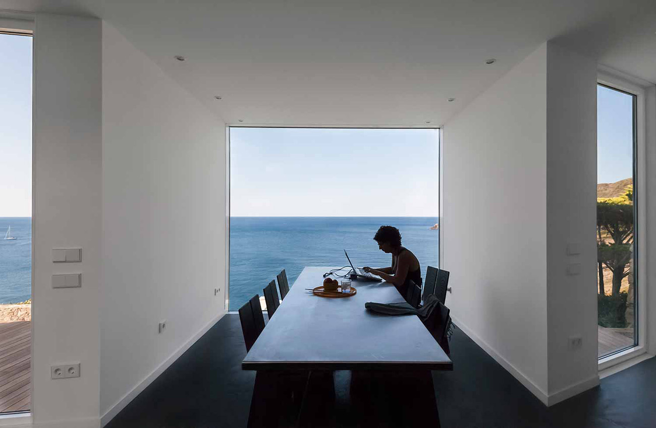 small modern house interior design
