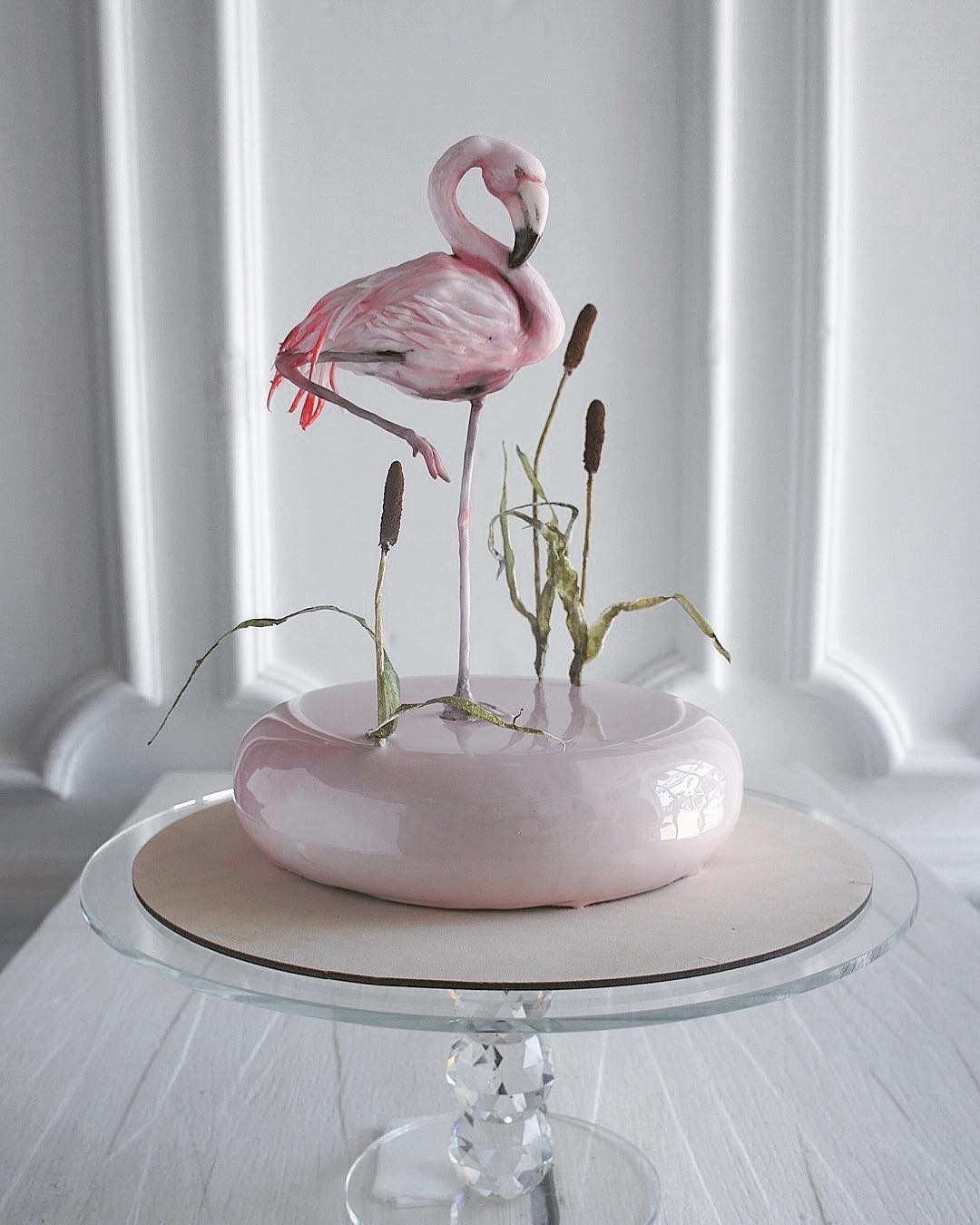 cake with flamingo