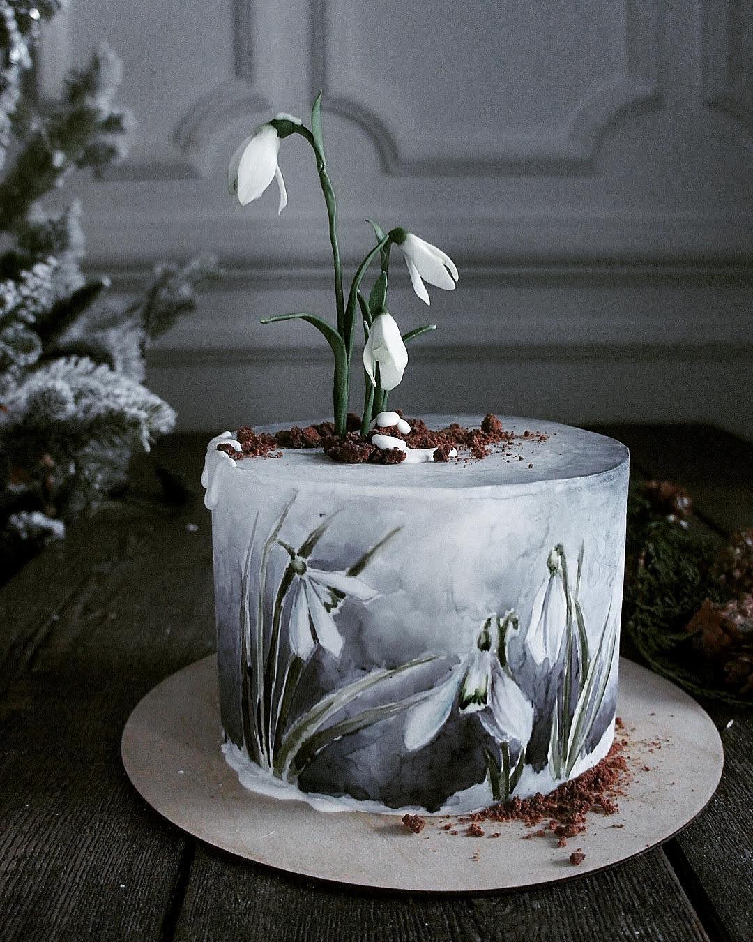 cake with snowdrops