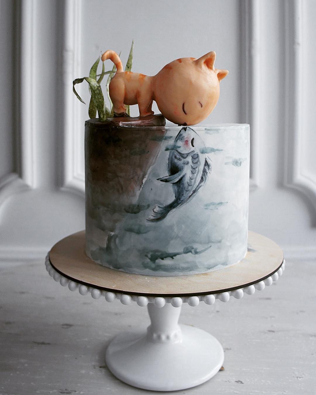 cat by the pond cake