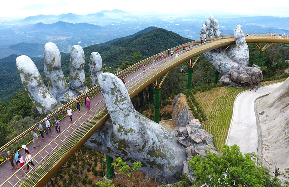giant hands bridge
