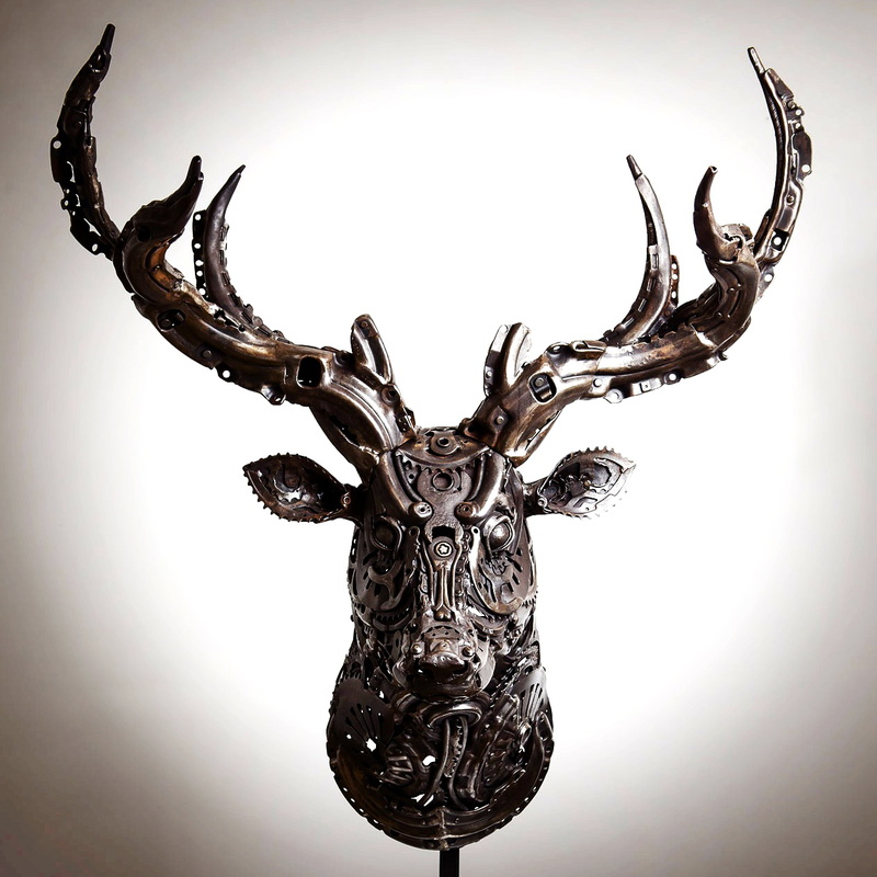 deer metal sculpture