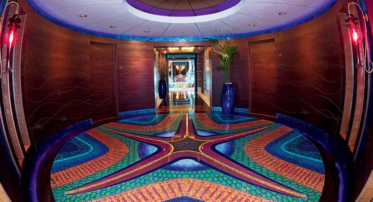 photos de l'intérieur du yacht de dubai 