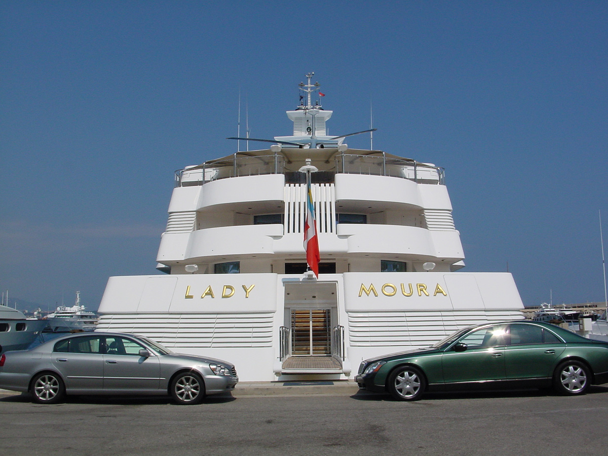 lady moura yacht 