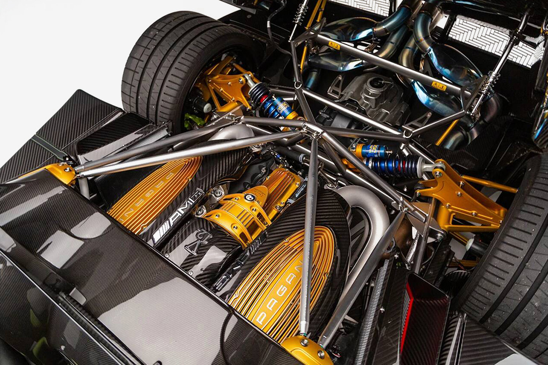 pagani huayra carbo engine