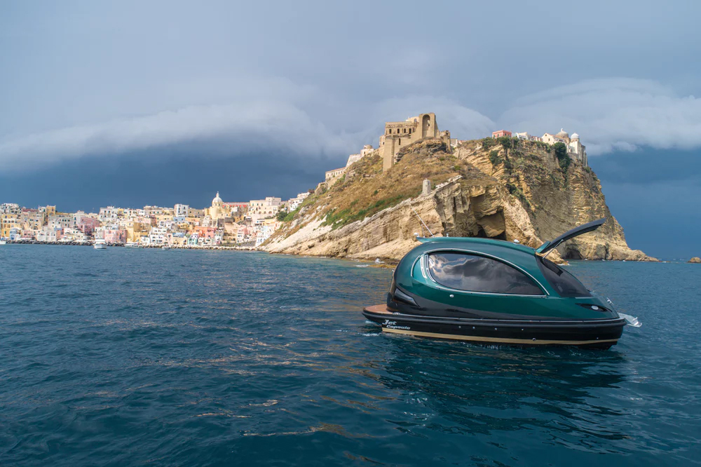jet capsule boat
