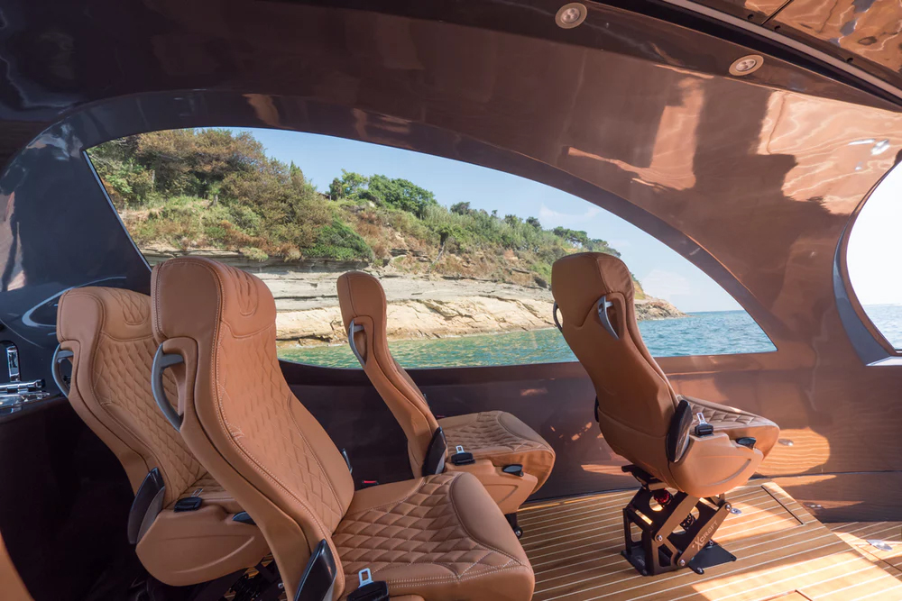 jet capsule interior