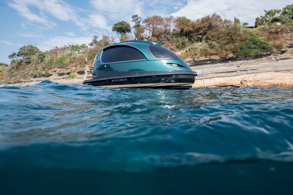 jet capsule miniature luxury yacht